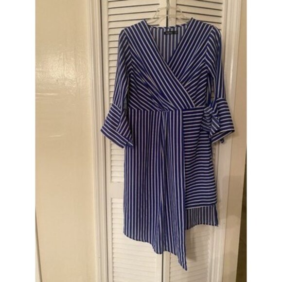 Boohoo Size 4 Blue White Striped 3/4 Or Short Sleeve Midi Dress - Picture 1 of 5